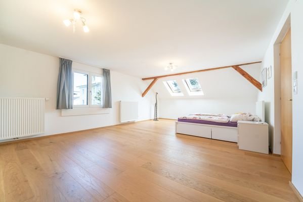 Elternschlafzimmer mit knapp 37 m2 Fläche