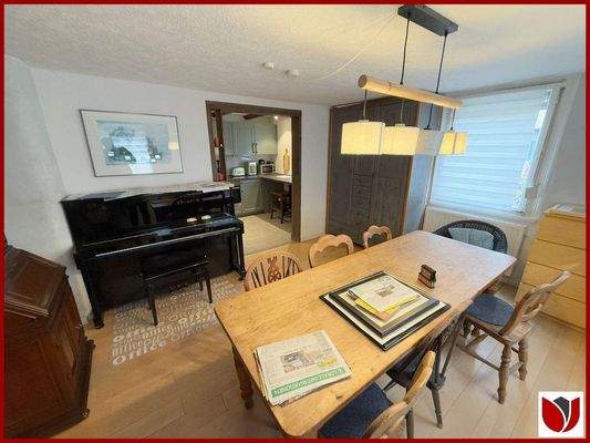 Esszimmer mit Echtholzdielen