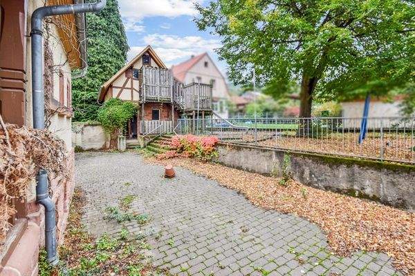 WGH 1 - Hof und Nebengebäude