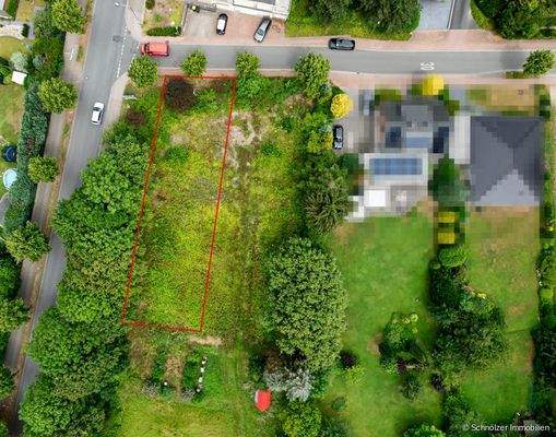 Grundstückshälfte links