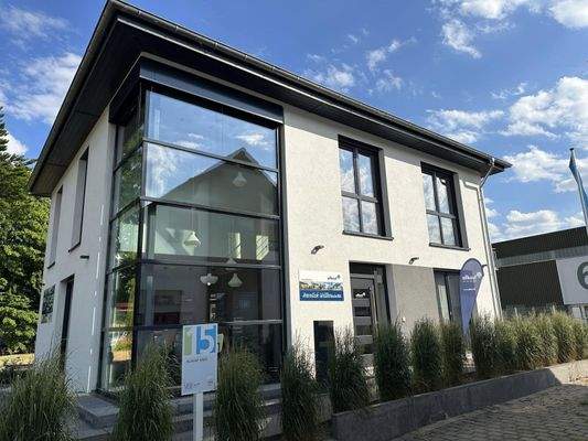 City Villa Front mit Glaselement