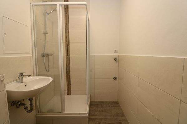 Beispiel Bad mit Dusche