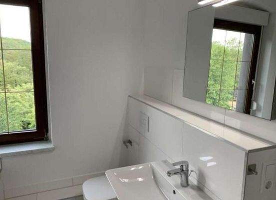 Neues Bad WC und Waschbecken