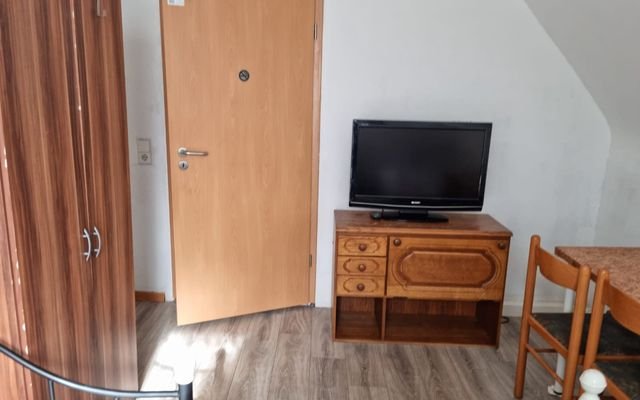 Zimmer mieten in Stuttgart WG Zimmer möbliert Zeitwohnen urbanbnb 1.jpeg