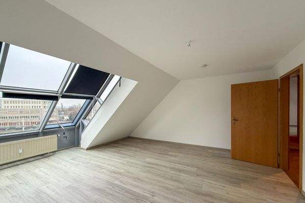 Arbeits-/ Schlafzimmer