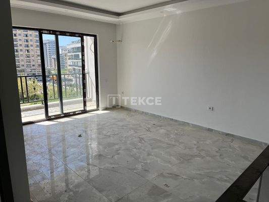 Sea-View Apartments in a Social Compound in Mahmutlar Alanya