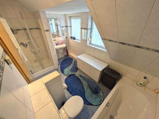 Vollbad im Obergeschoss