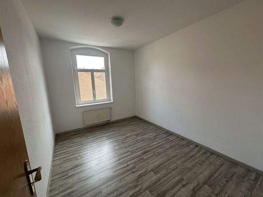 2 RWE 2.OG links Schlafzimmer