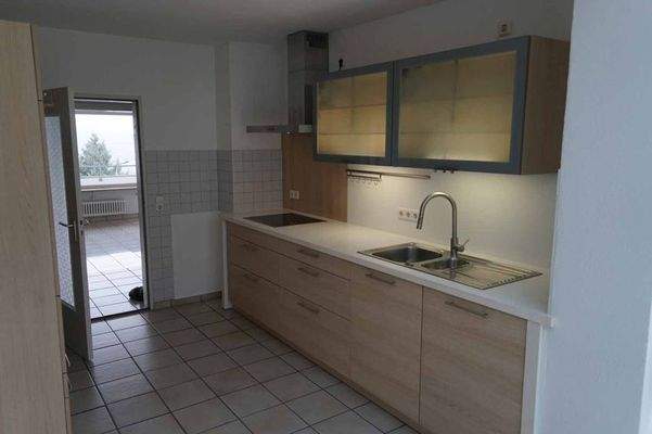 Einbauküche Blick ins Wohnzimmer