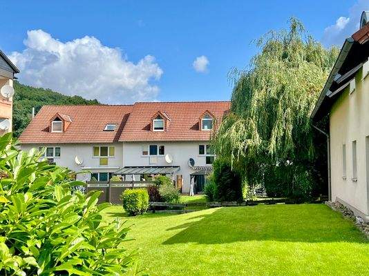 Ansicht Hausrückseite mit Garten