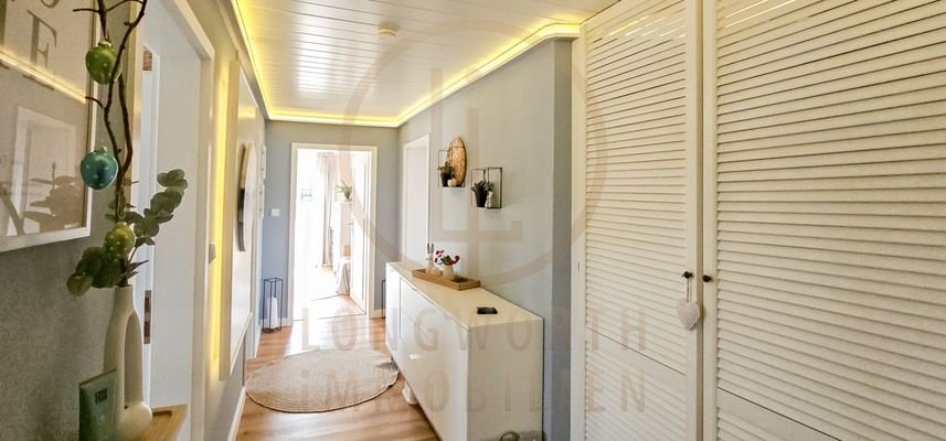 Maisonette-Feucht-Flur-Gang-3