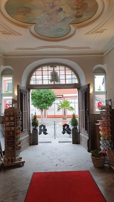 Foyer.jpg