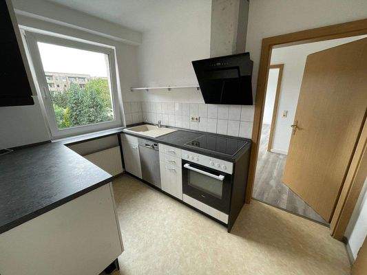 Küche mit Einbauküche.JPG