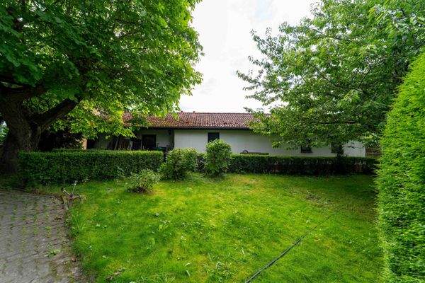 Außenansicht + Garten