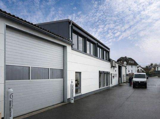 Repräsentativer Eingangsbereich des Gewerbeensembles