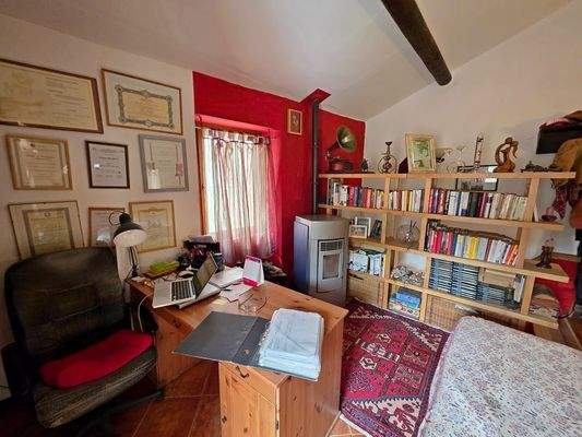 1000088101 - 1K JPEG.jpg