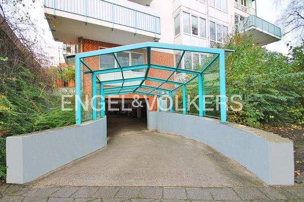 Tiefgaragenzufahrt