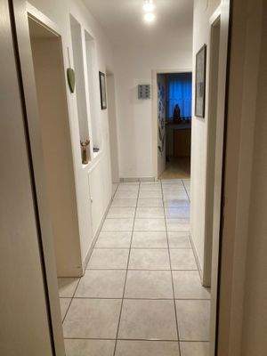 ... der Flurblick zurück ...