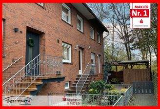 Vorderansicht mit gepflegter  Zuwegung