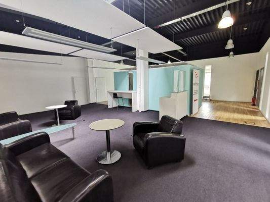 14 Loungebereich 2.jpg