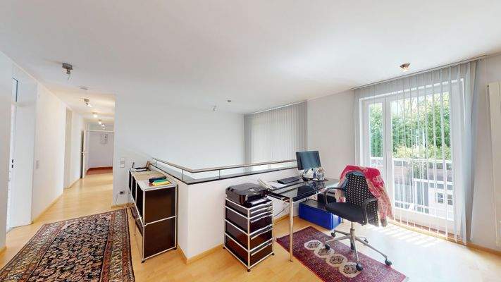 Modernes 1FH, OG Galerie