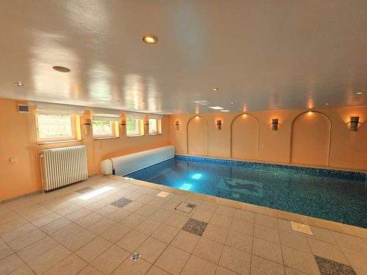 Schwimmbad ca. 66 m²
