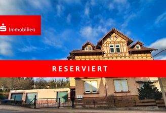 KI-generiert: Straßenansicht