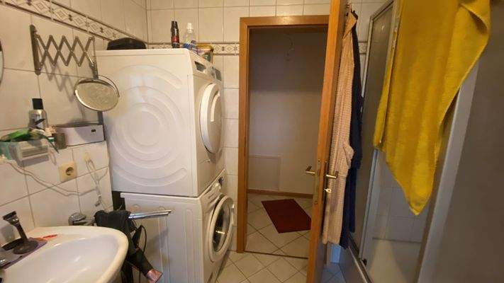Bad mit Platz für Waschmaschine/Trockner