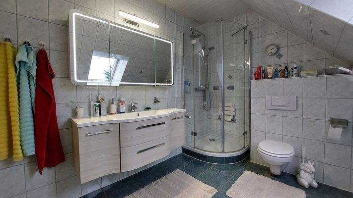 Badezimmer 2.jpg