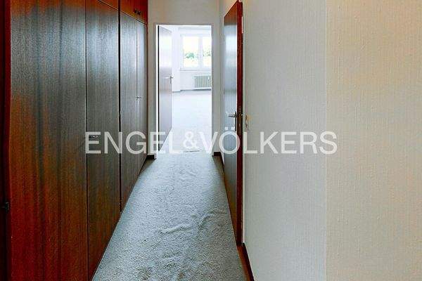 Weitere Diele mit Einbauschränken