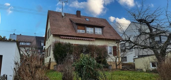 Ein-/Zweifamilienhaus mit Potential in Böblingen