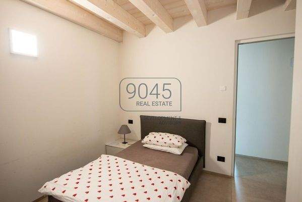 Eckreihenhaus-Villa mit großem Garten in Castion Veronese - Gardasee