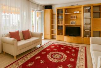 Wohnzimmer mit sonniger Balkon mit KI Verbessert