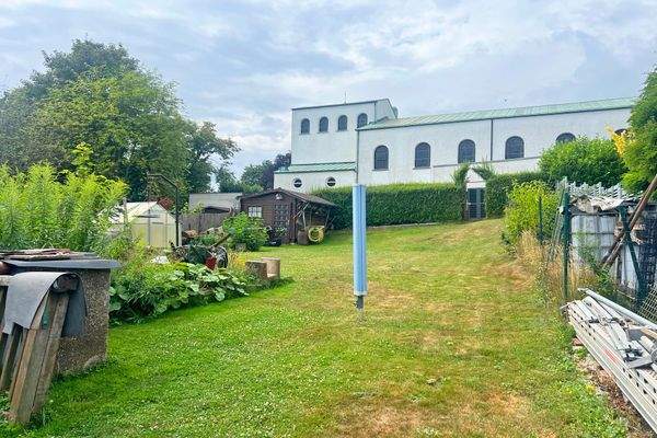 Gartenansicht mit Blick aufs Kloster