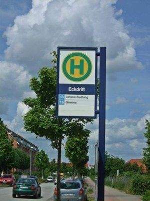 Bushaltestelle wenige Gehminuten entfernt