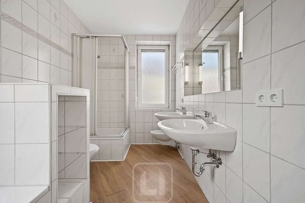 helles Badezimmer