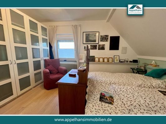 Schlafzimmer DG