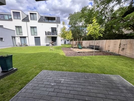 Terrasse mit Blick auf Spielpl