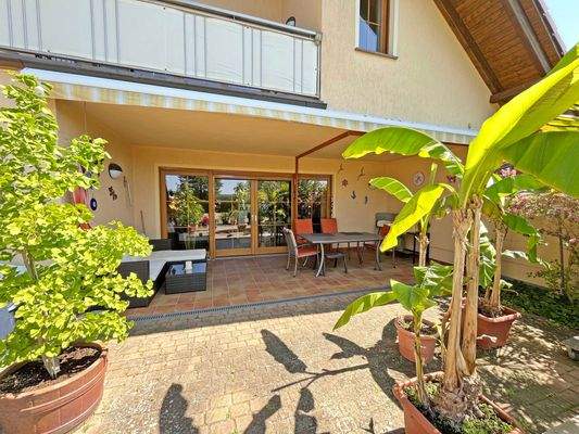 Terrasse im Schatten.jpg