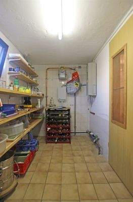 Keller - Vorrats- un Hausanschlussraum