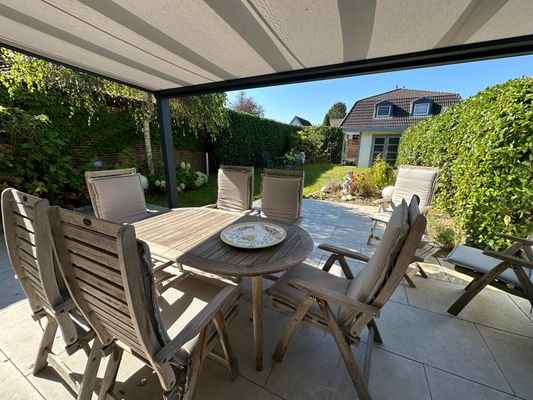 Terrasse Blick in Garten.jpg