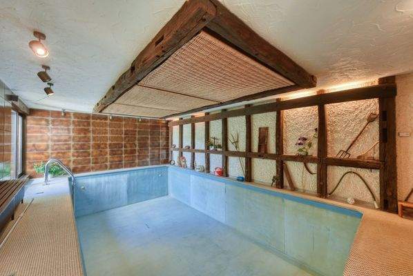 Schwimmbad v. Zugang