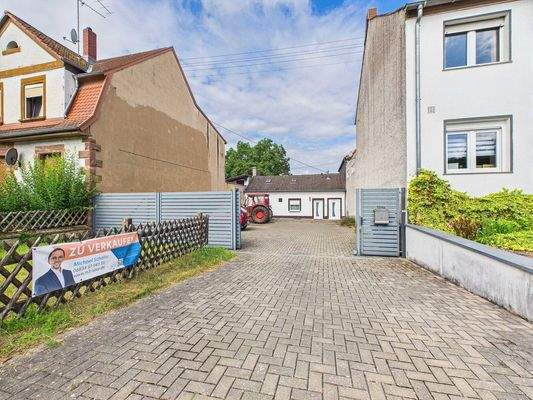 Baugrundstück mit Bungalow in Saarbrücken 