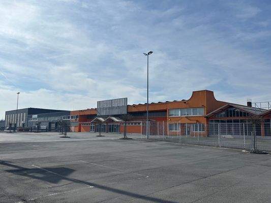 Zufahrt Vorderseite VK1 (Hallenbereich 1)