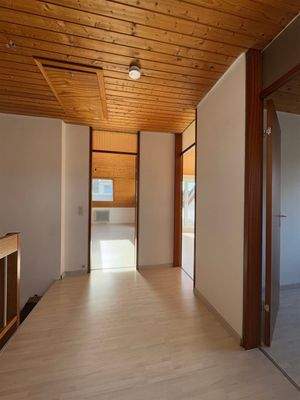 Der Flur im Obergeschoss ...