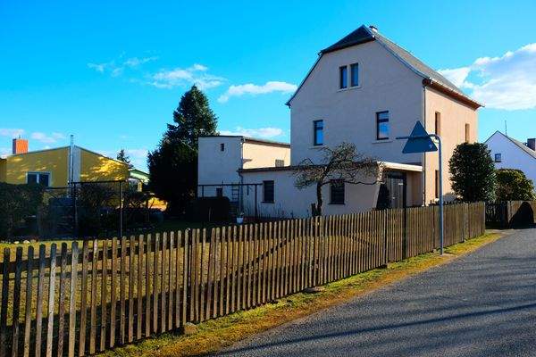 03 Straßenansicht.jpg