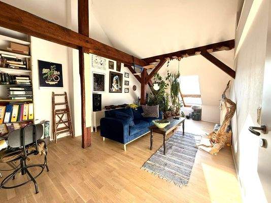 Helles Dachgeschosszimmer