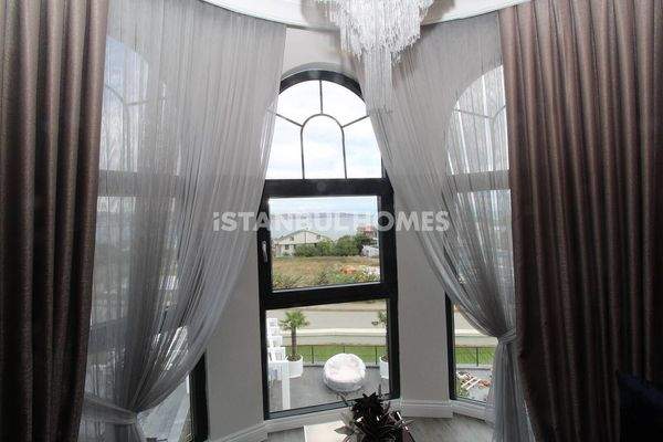 Horizontally Architectured Luxury Houses in Büyükçekmece