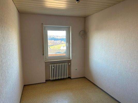 13 Weiteres Zimmer im OG.jpg