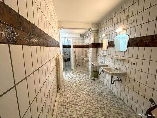 Sanitärgebäude innen